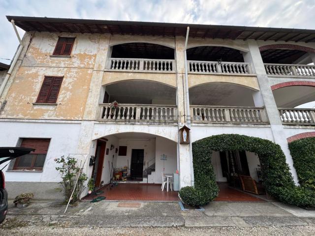 Appartamento in vendita a Brebbia, Lombardia