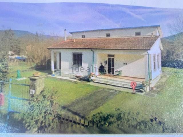 Appartamento in vendita a Beverino, Canevolivo