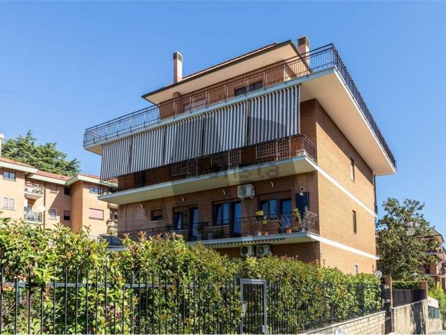 Attico in vendita a Val Melaina, Roma