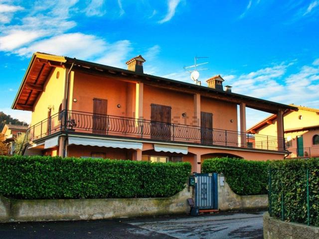 Appartamento in vendita a Padenghe Sul Garda, Lombardia