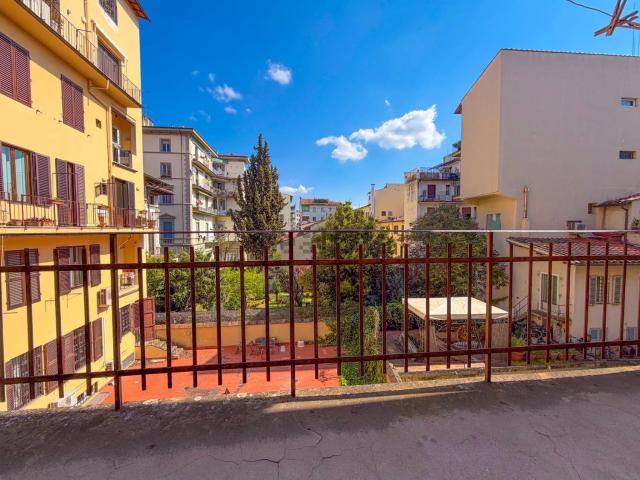 Appartamento in vendita a Quartiere 3, Firenze