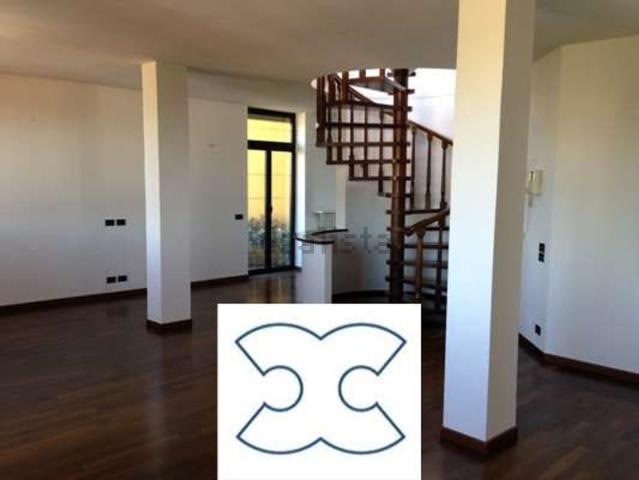 Attico in vendita a Busto Arsizio, Lombardia