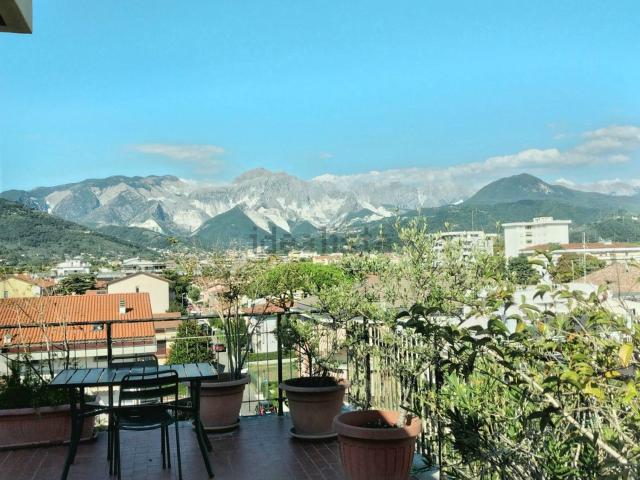 Attico in vendita a Marina di Carrara, Carrara