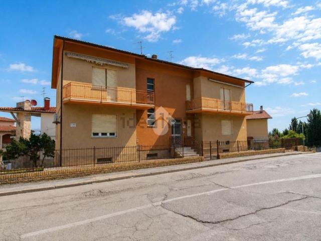 Appartamento in vendita a Loreto Stazione, Loreto