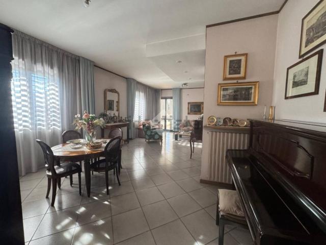 Appartamento in vendita a Borgo San Lorenzo, Aversa