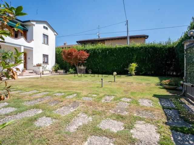 Appartamento in vendita a Castelnuovo Del Garda, Veneto