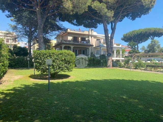 Appartamento in vendita a Lido di Marechiaro, Roma Capitale