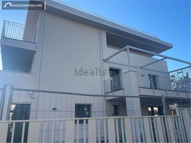 Attico in vendita a Desenzano Del Garda, Brescia