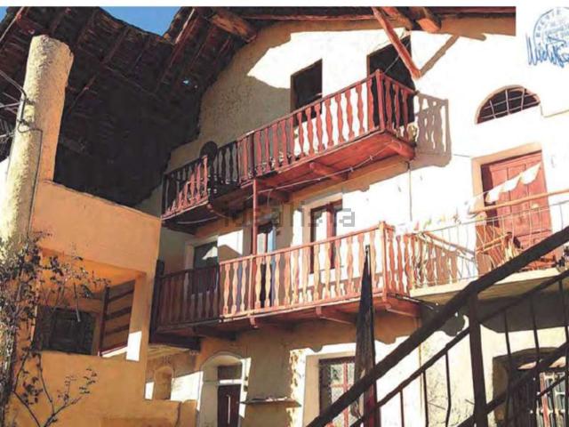 Appartamento in vendita a Gignod, Aosta