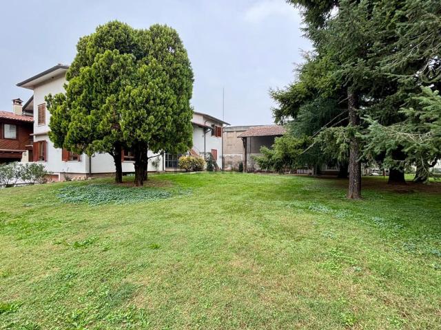 Appartamento in vendita a Lurano, Lombardia