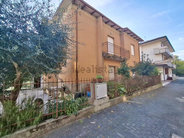 Appartamento in vendita a Vecchiazzano, Forlì
