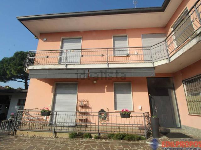 Appartamento in vendita a Lazzate, Lombardia
