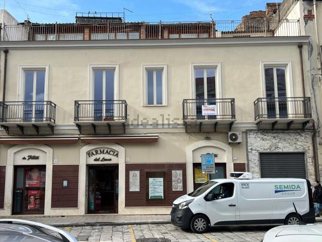 Appartamento in vendita a Barcellona, Barcellona Pozzo Di Gotto