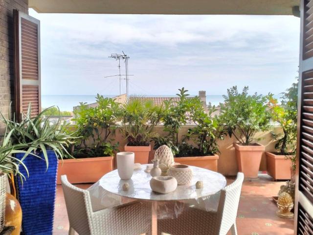 Appartamento in vendita a Centro, Marche