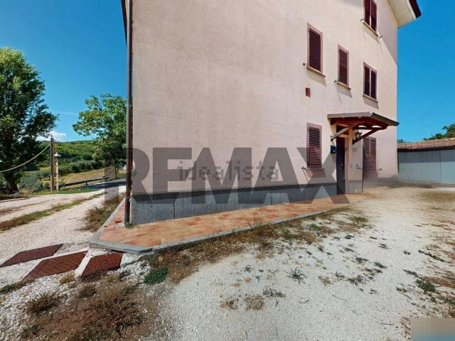 Appartamento in vendita a Cerqueto, Gualdo Tadino