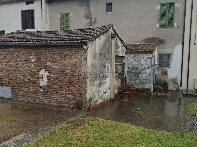 Appartamento in vendita a Tobbiana, Montale