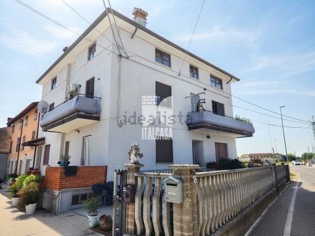 Appartamento in vendita a Villafranca Di Verona, Veneto