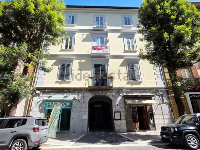 Appartamento in vendita a Centro Storico, Caserta