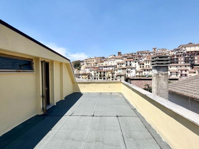 Attico in vendita a Gualdo Tadino, Umbria