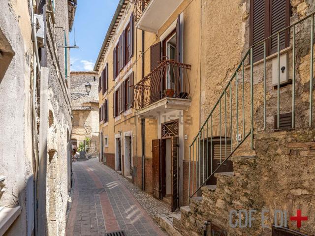 Appartamento in vendita a Salisano, Rieti