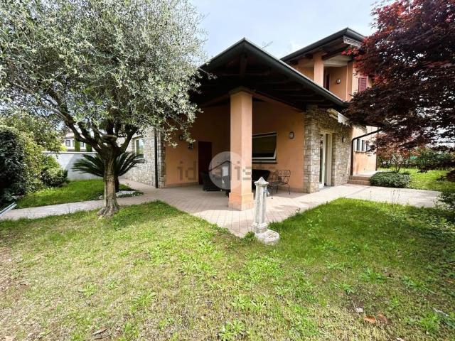 Appartamento in vendita a Villaggio Famiglia, Rovato