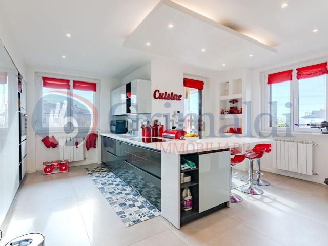 Appartamento in vendita a Arese, Milano