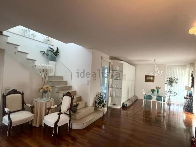 Attico in vendita a Pesaro, Pesaro E Urbino