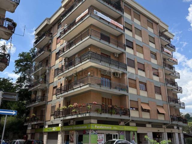 Appartamento in vendita a Città 2000, Cosenza