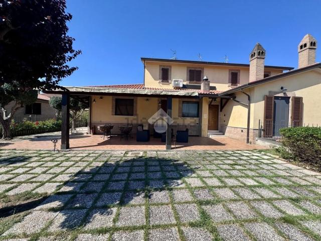Appartamento in vendita a Assisi, Umbria
