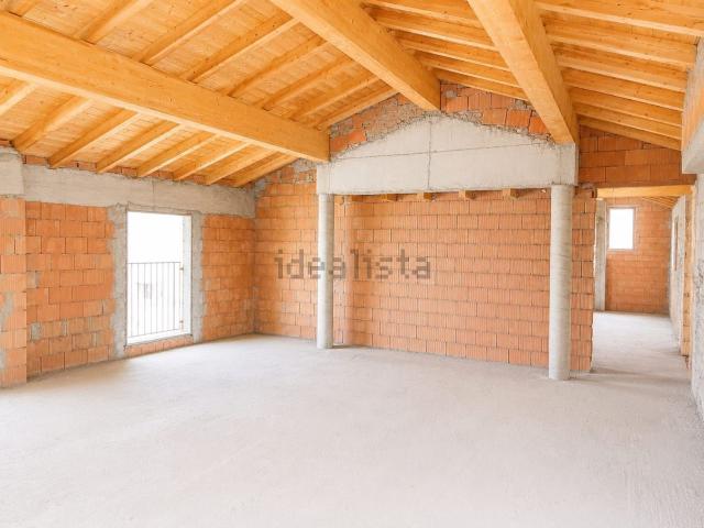 Appartamento in vendita a Monguzzo, Lombardia