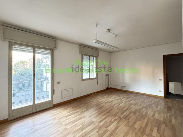 Appartamento in vendita a Mestre-Carpenedo, Venezia