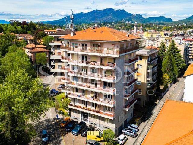 Attico in vendita a Biumo Superiore, Varese