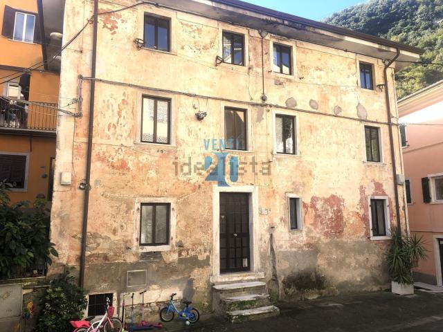 Appartamento in vendita a Carrara, Toscana
