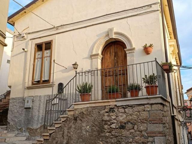Appartamento in vendita a Barile, Potenza