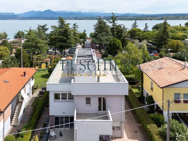 Attico in vendita a Peschiera Del Garda, Veneto