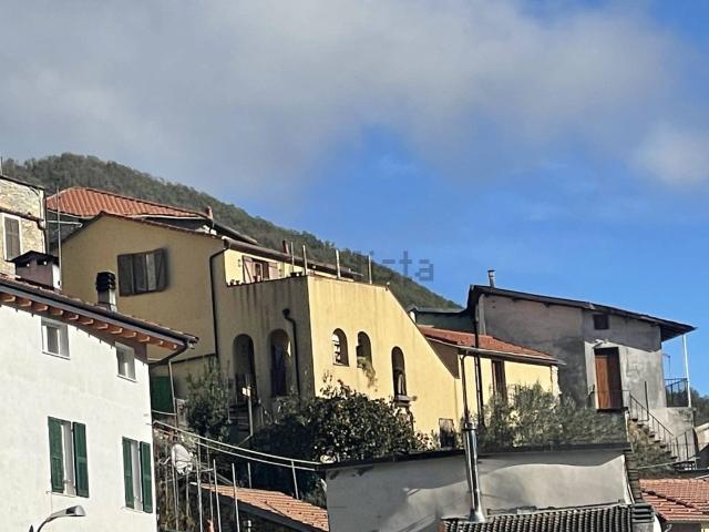 Appartamento in vendita a Rezzo, Liguria