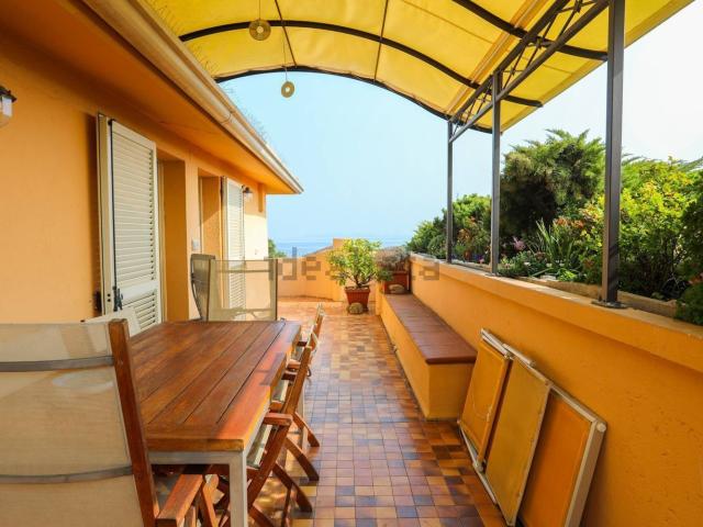 Attico in vendita a Desenzano Del Garda, Lombardia