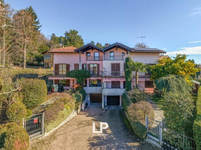Appartamento in vendita a Casciago, Lombardia