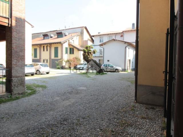 Appartamento in vendita a Cascina Gazzulo, Sulbiate