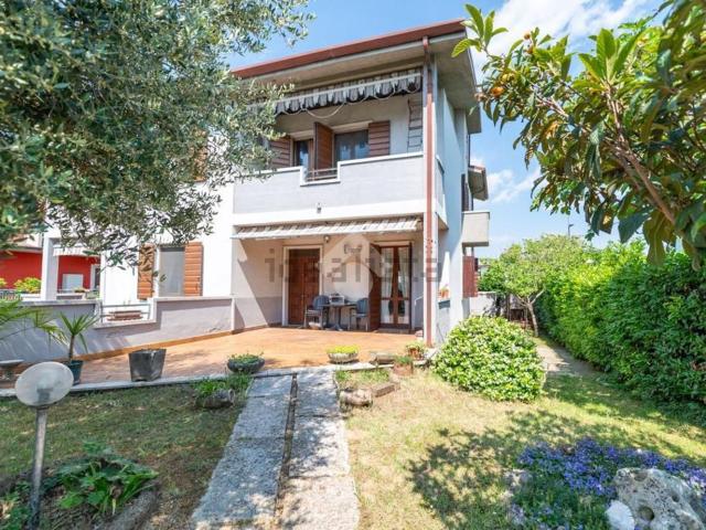 Appartamento in vendita a Dossobuono, Villafranca di Verona