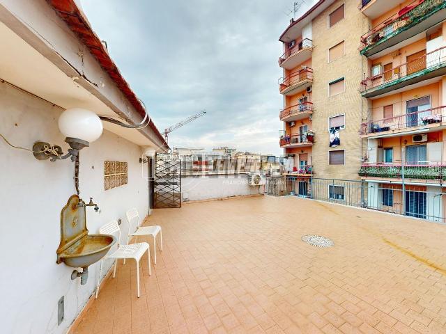 Appartamento in vendita a Casoria, Napoli