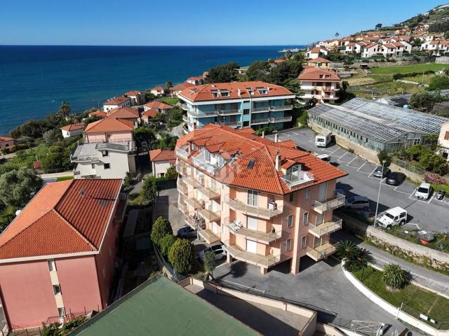 Appartamento in vendita a Costarainera, Liguria