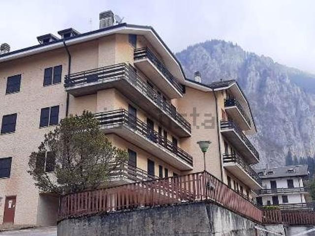 Appartamento in vendita a Comunità Montana della Valle Brembana, Piazzatorre