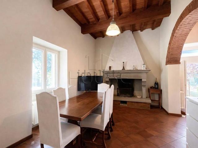 Appartamento in vendita a Palazzo Del Pero, Toscana