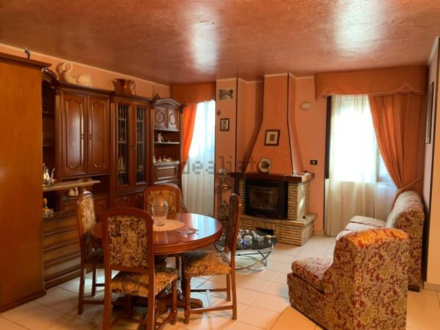 Appartamento in vendita a Roccamandolfi, Molise