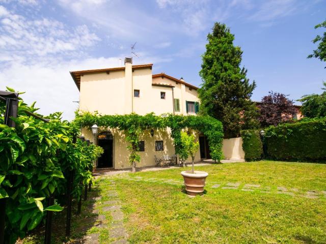Appartamento in vendita a Castello, Firenze