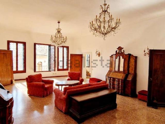 Appartamento in vendita a Venezia-Murano-Burano, Venezia