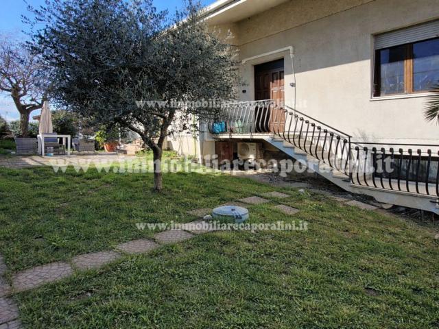 Appartamento in vendita a Contrada Bagnolo, Marche