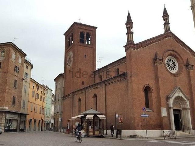 Attico in vendita a Infrangibile, Piacenza