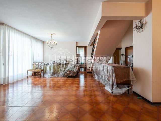 Appartamento in vendita a Modena, Scaglia